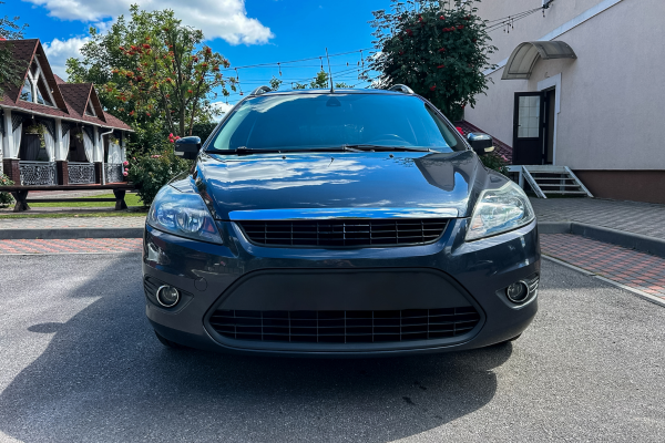 6 Seater Maxi Cab Interior